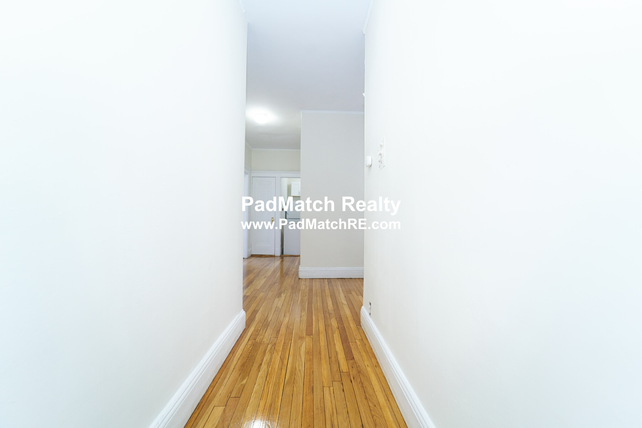 1 split bed, 1 bath apartment for rent at 1185 Boylston St Unit 6, Fenway — photo 3 of 18