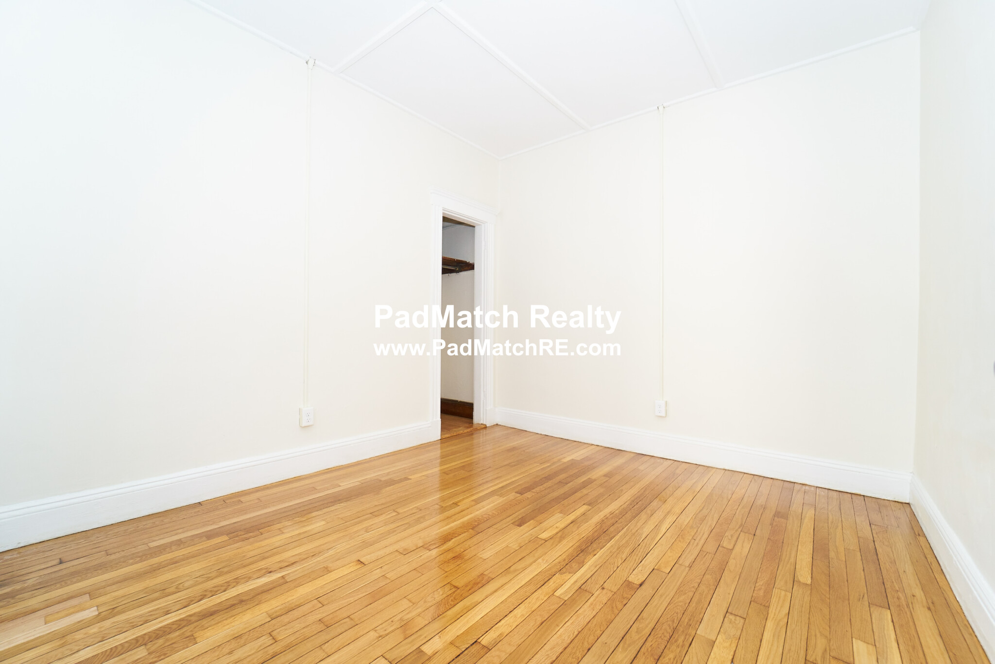 1 split bed, 1 bath apartment for rent at 1185 Boylston St Unit 6, Fenway — photo 2 of 18