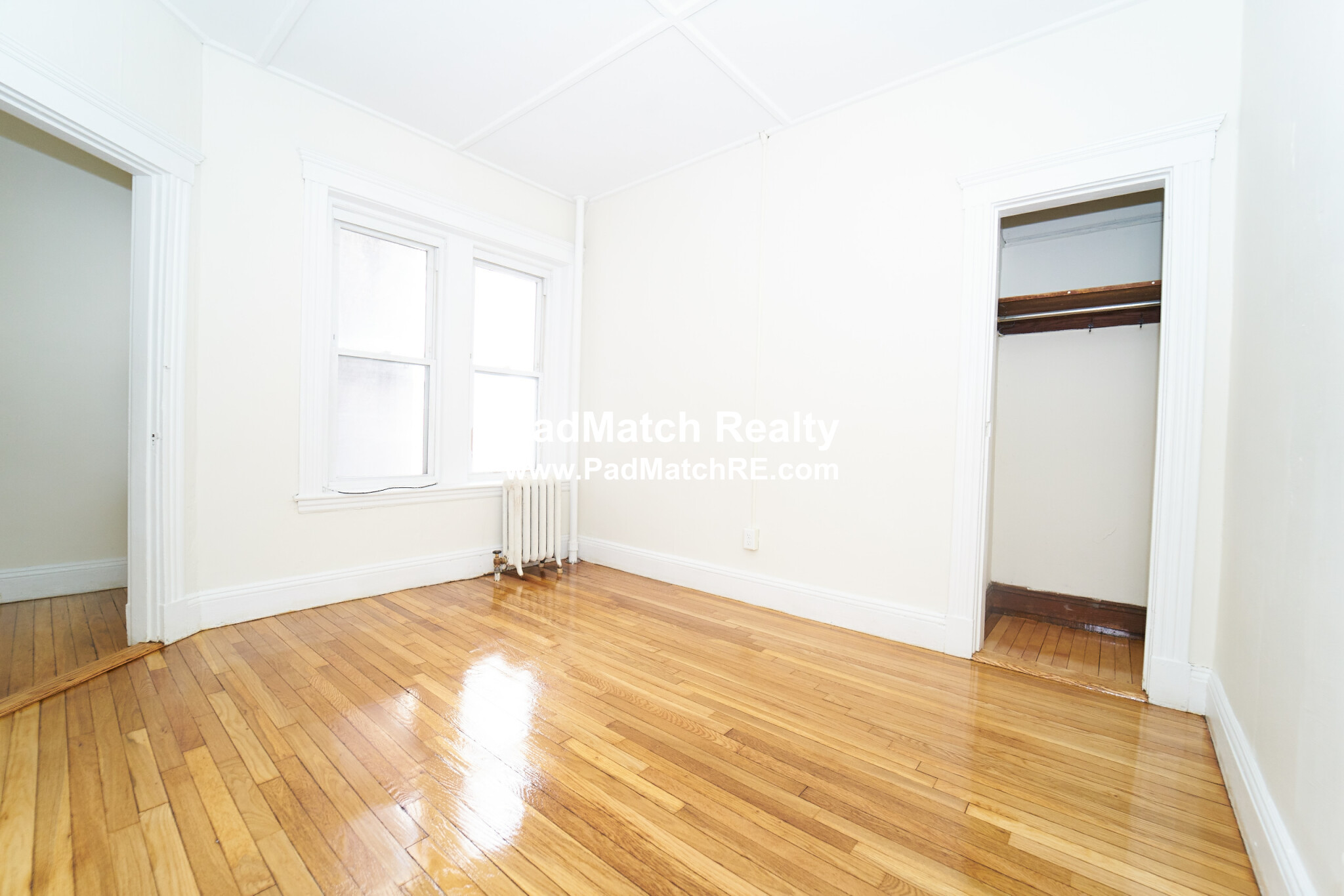 1 split bed, 1 bath apartment for rent at 1185 Boylston St Unit 6, Fenway — photo 1 of 18