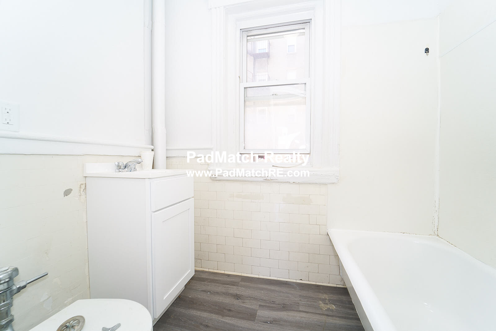 1 split bed, 1 bath apartment for rent at 1185 Boylston St Unit 6, Fenway — photo 10 of 18
