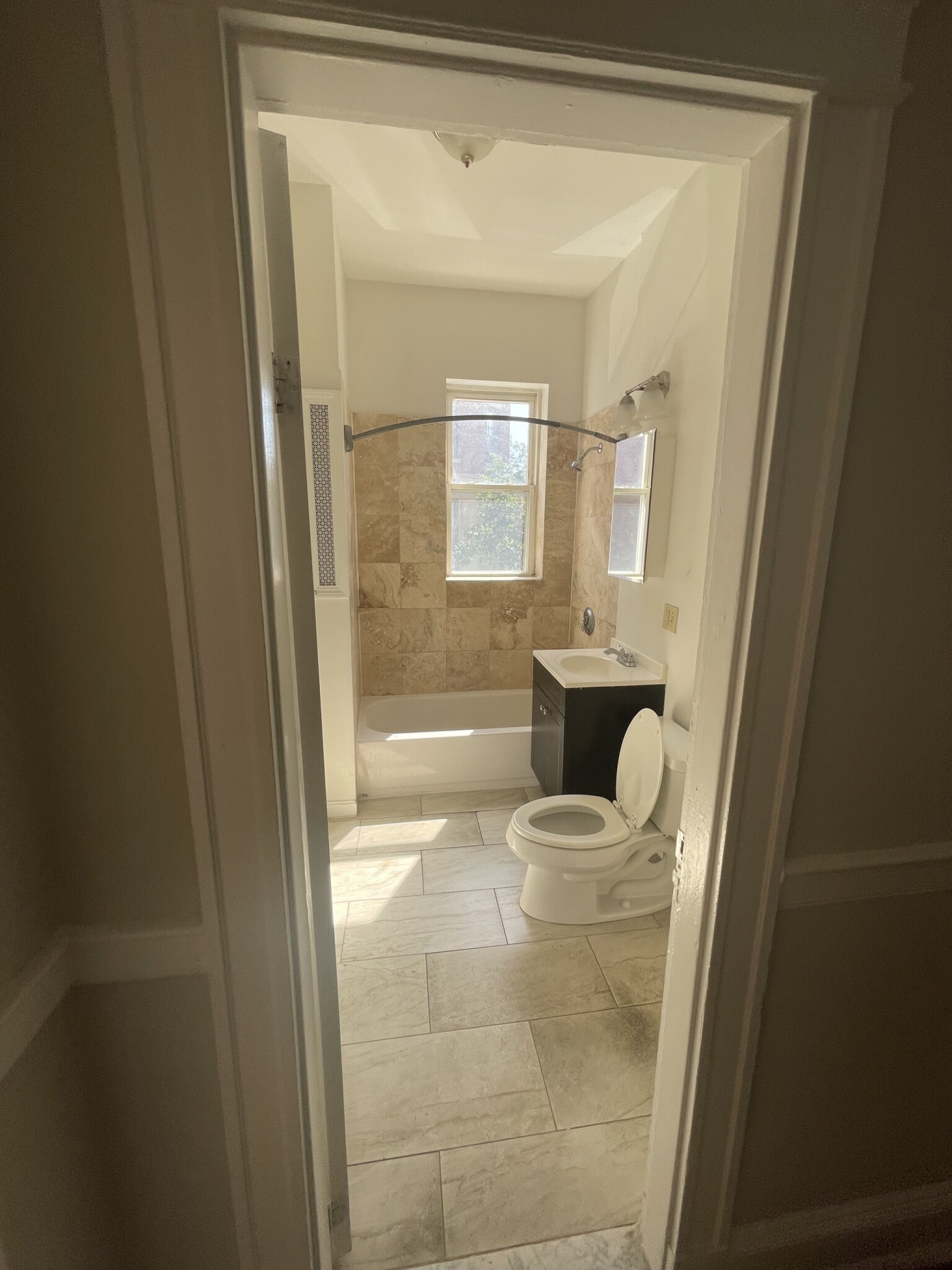 3 bed, 1 bath apartment for rent at 1185 Commonwealth Ave Unit 1, Allston — photo 12 of 15