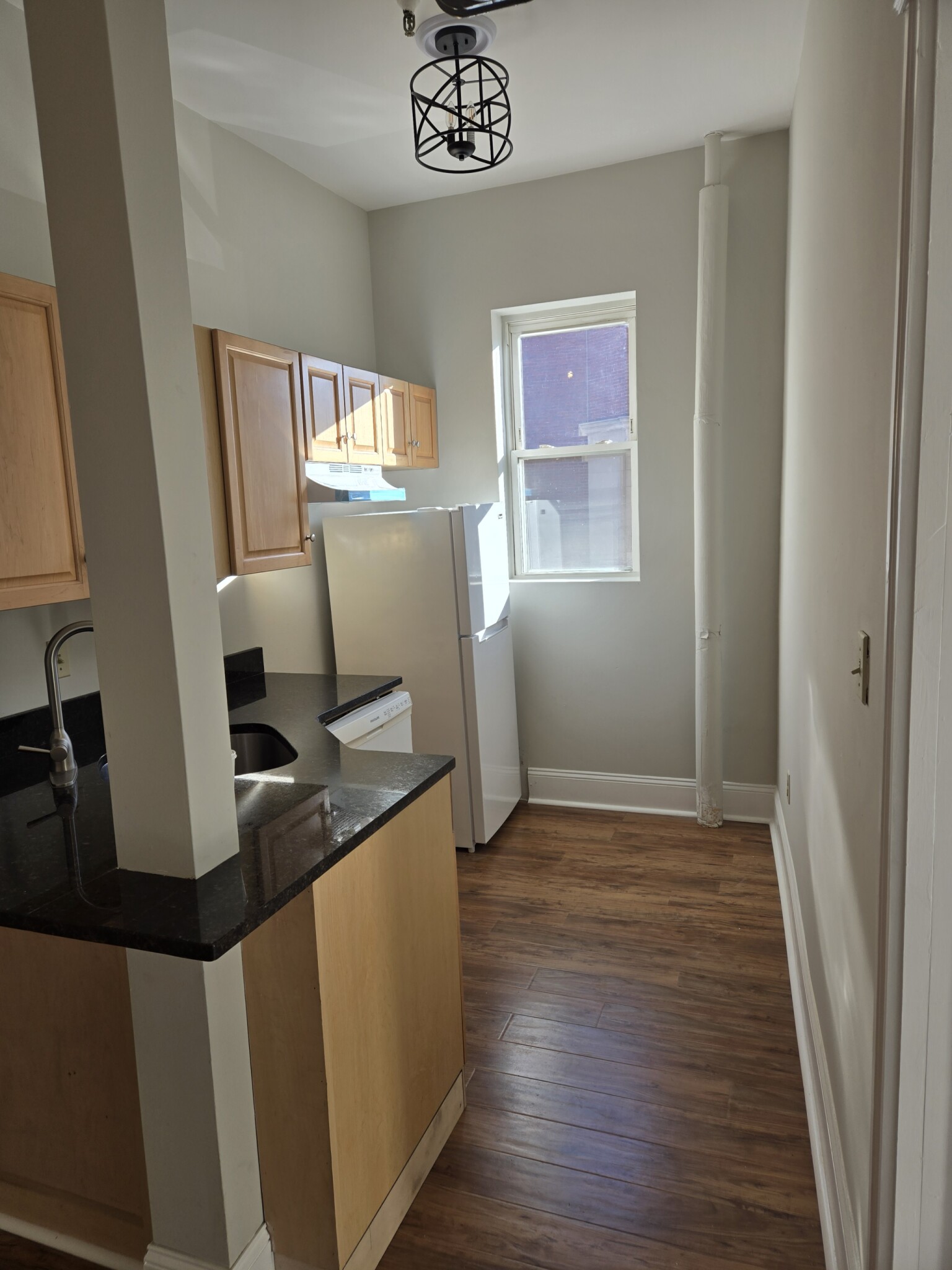 3 bed, 1 bath apartment for rent at 1185 Commonwealth Ave Unit 1, Allston — photo 8 of 15