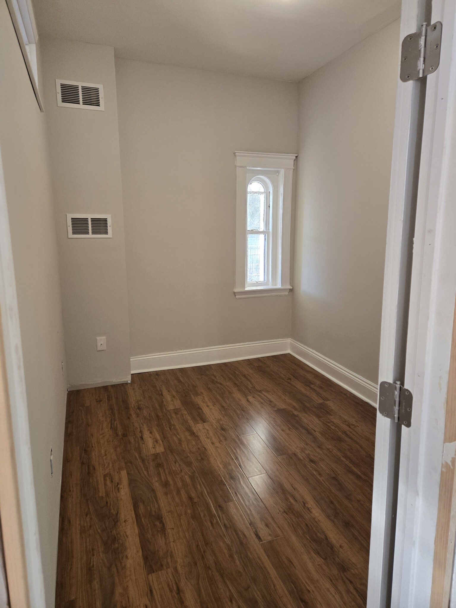 3 bed, 1 bath apartment for rent at 1185 Commonwealth Ave Unit 1, Allston — photo 11 of 15