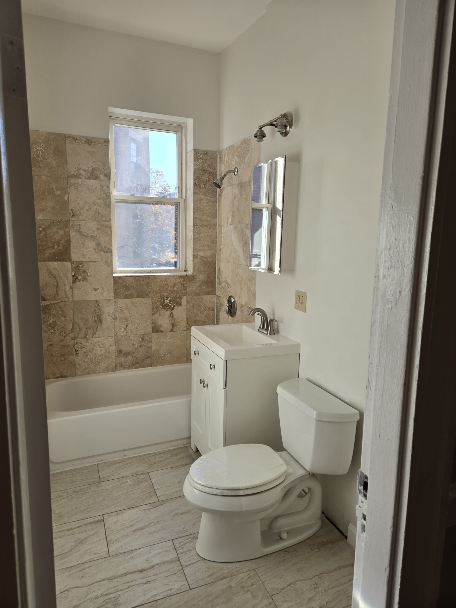 3 bed, 1 bath apartment for rent at 1185 Commonwealth Ave Unit 1, Allston — photo 9 of 15