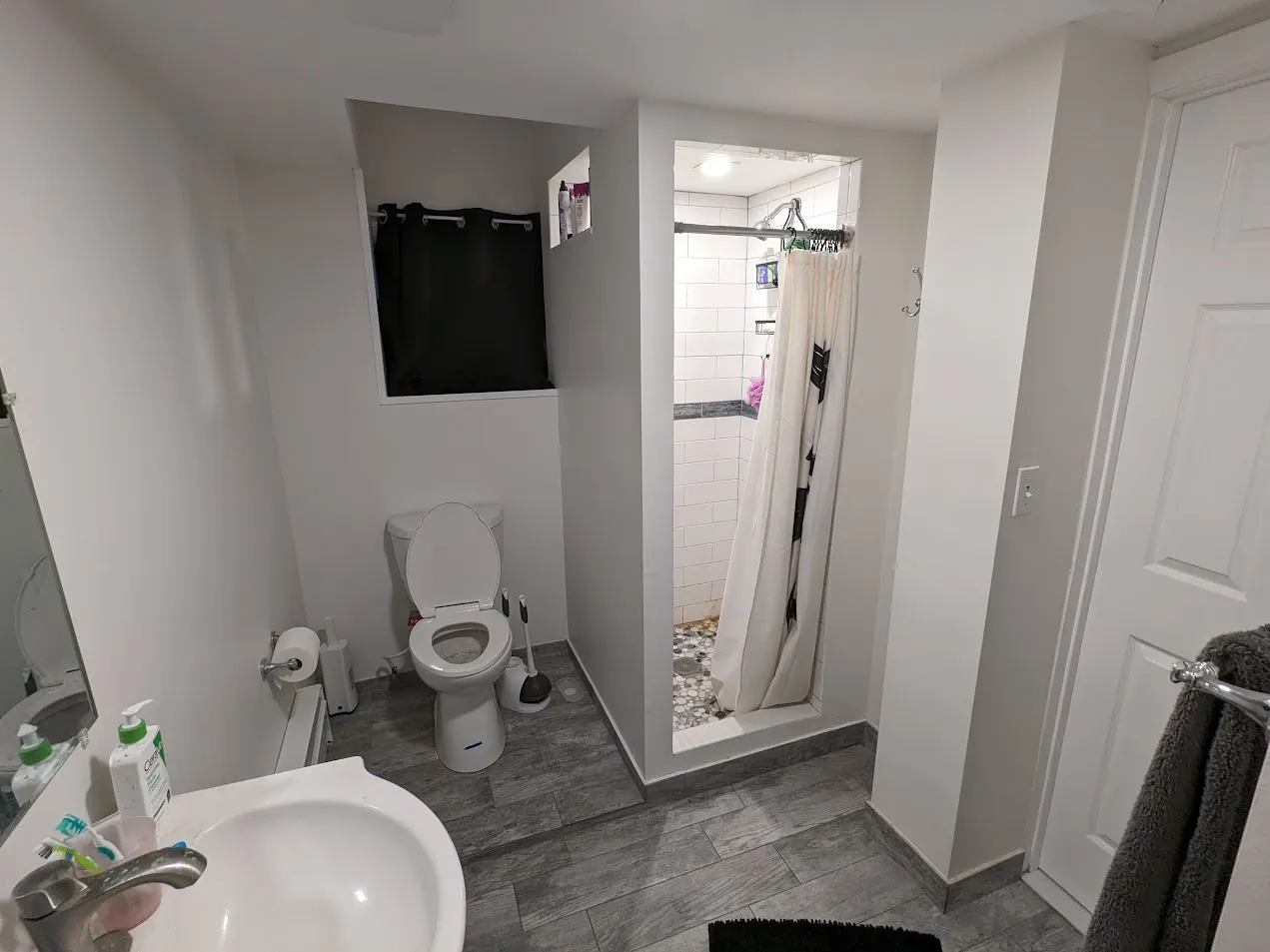 4 bed, 2 bath apartment for rent at 1185 Commonwealth Ave Unit 101, Allston — photo 45 of 58