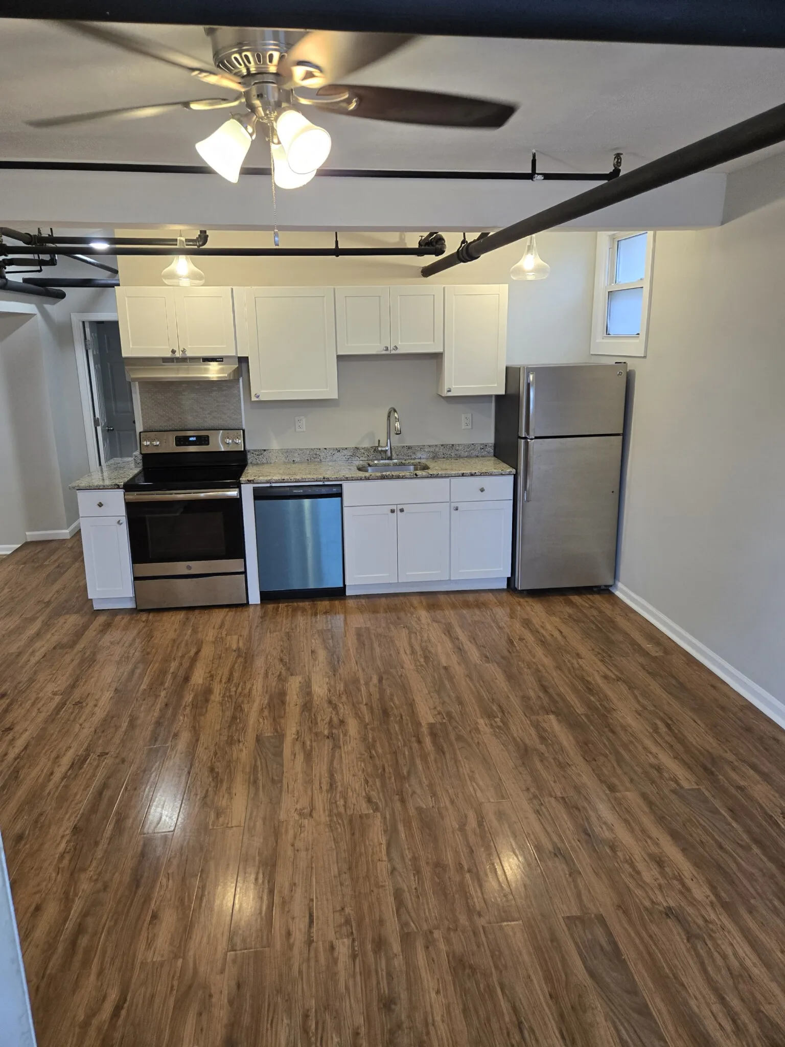 4 bed, 2 bath apartment for rent at 1185 Commonwealth Ave Unit 101, Allston — photo 13 of 58