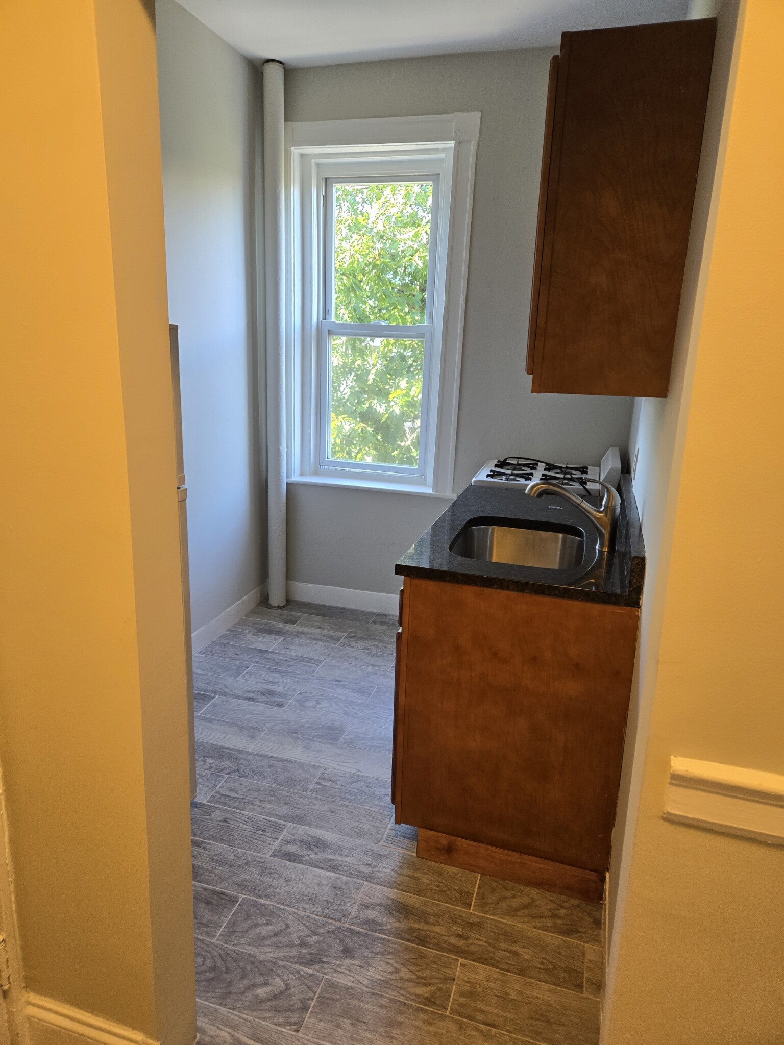 Studio bed, 1 bath apartment for rent at 1185 Commonwealth Ave Unit 12, Allston — photo 14 of 17