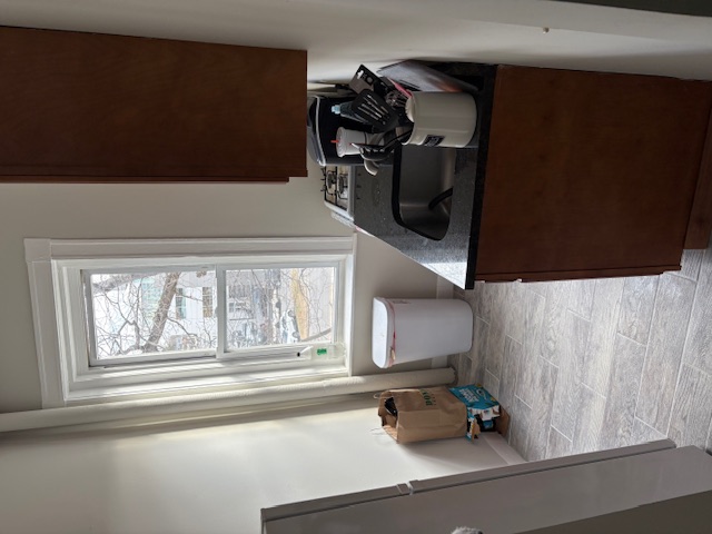 Studio bed, 1 bath apartment for rent at 1185 Commonwealth Ave Unit 12, Allston — photo 3 of 17