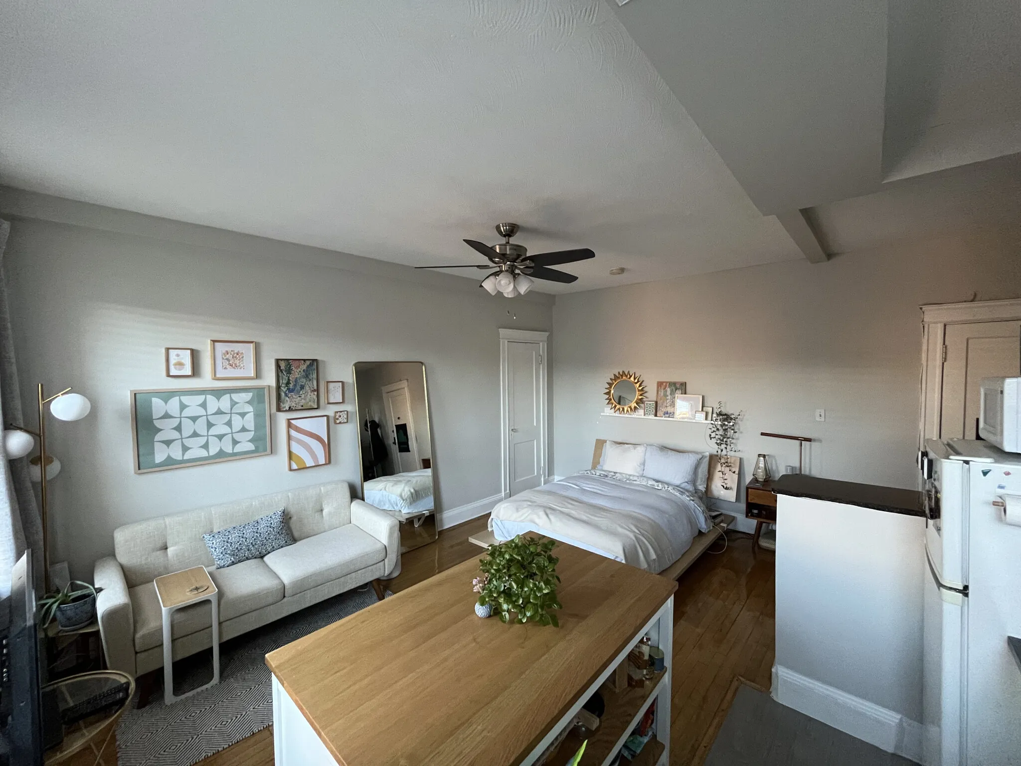 Studio bed, 1 bath apartment for rent at 1185 Commonwealth Ave Unit 15, Allston — photo 9 of 17