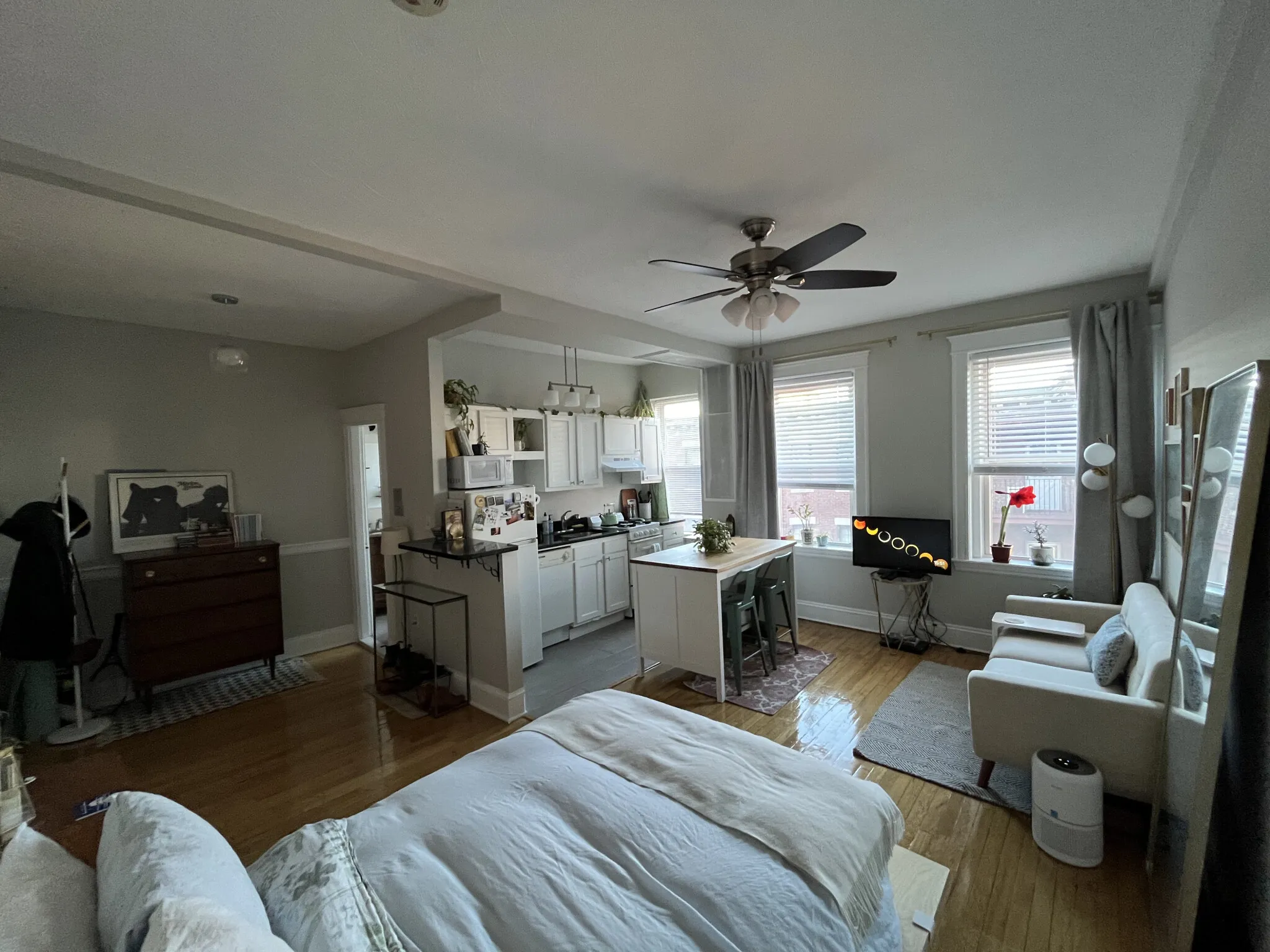 Studio bed, 1 bath apartment for rent at 1185 Commonwealth Ave Unit 15, Allston — photo 7 of 17