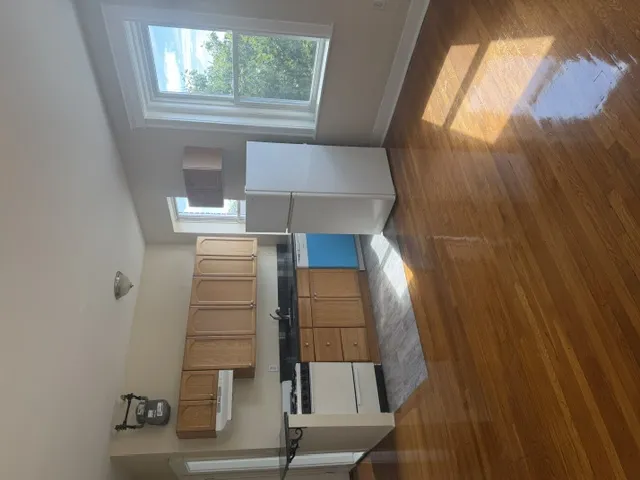 Studio bed, 1 bath apartment for rent at 1185 Commonwealth Ave Unit 19, Allston — photo 3 of 11