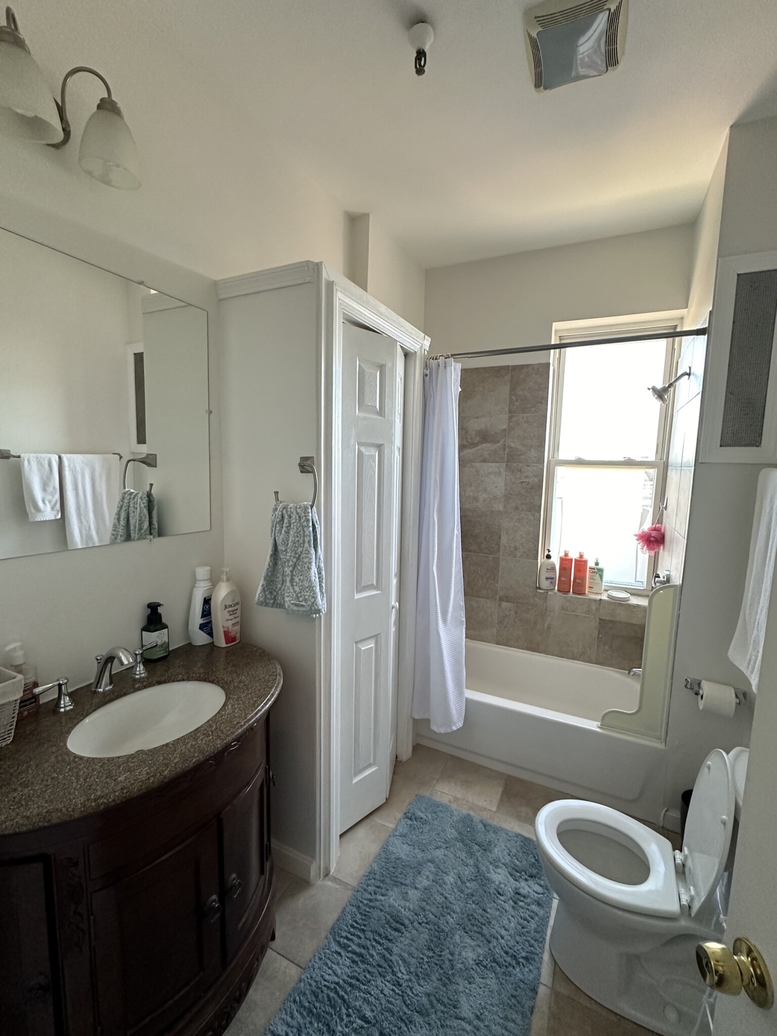 Studio bed, 1 bath apartment for rent at 1185 Commonwealth Ave Unit 21, Allston — photo 3 of 3