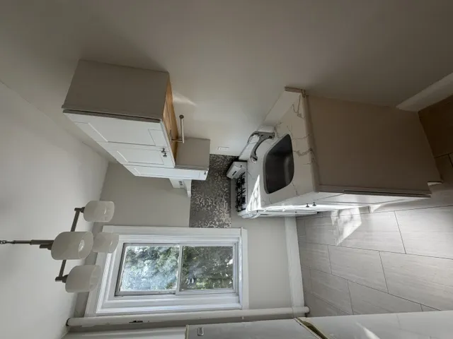 Studio bed, 1 bath apartment for rent at 1185 Commonwealth Ave Unit 6, Allston — photo 2 of 38