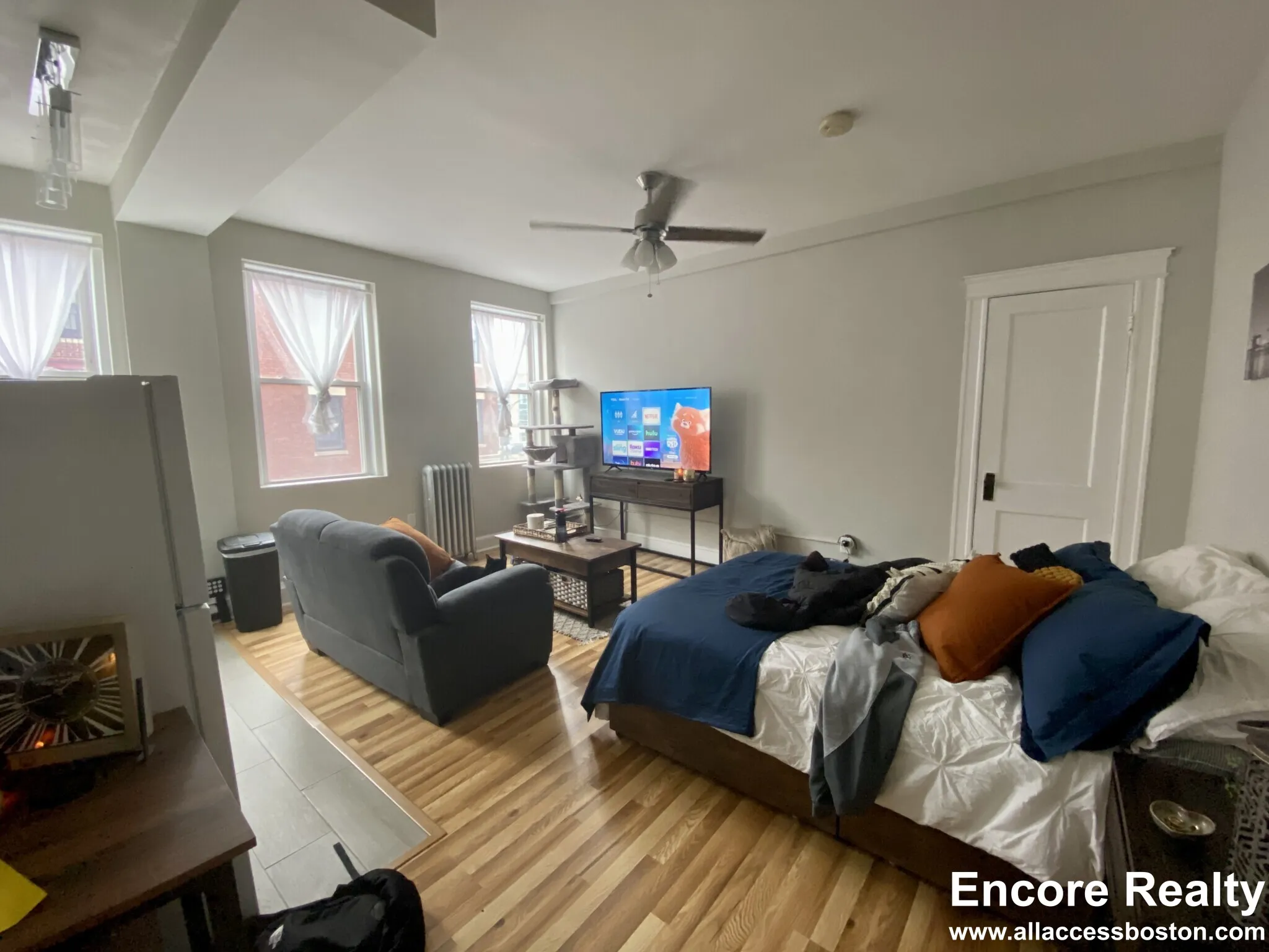 Studio bed, 1 bath apartment for rent at 1185 Commonwealth Ave Unit 8, Allston — photo 3 of 18