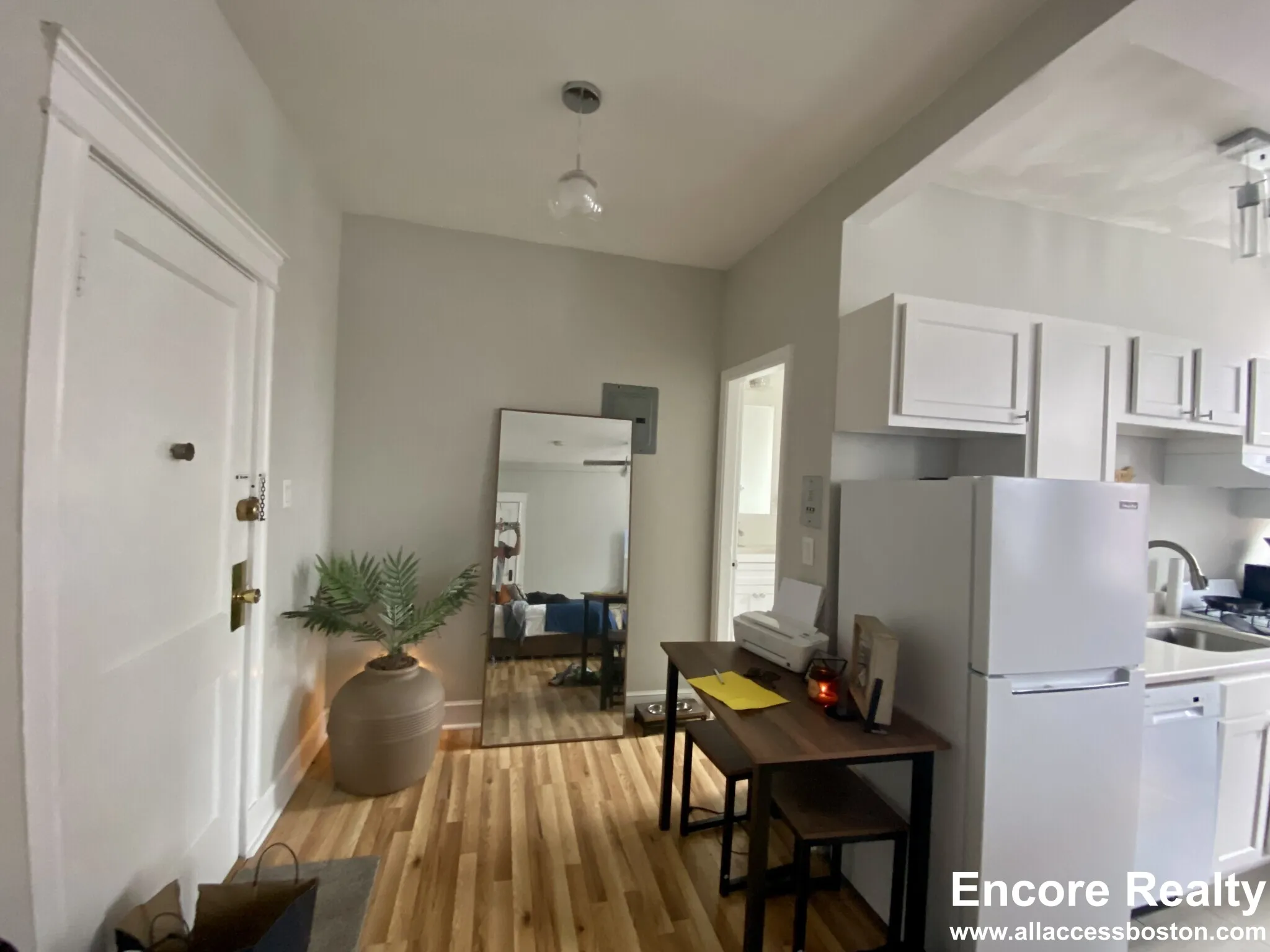 Studio bed, 1 bath apartment for rent at 1185 Commonwealth Ave Unit 8, Allston — photo 2 of 18