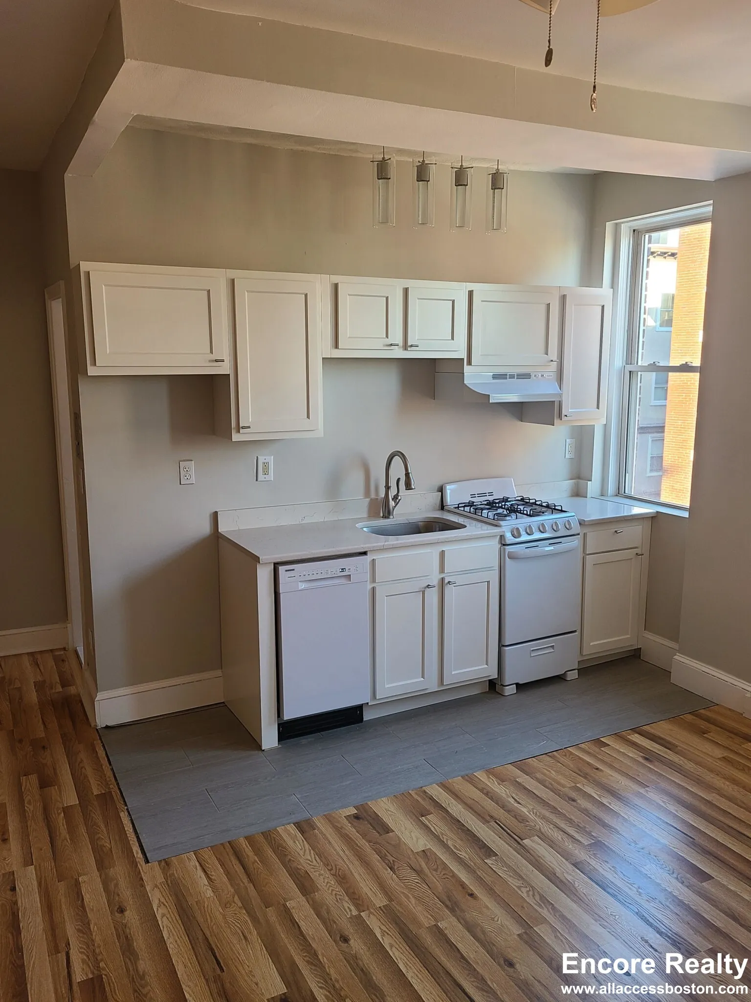 Studio bed, 1 bath apartment for rent at 1185 Commonwealth Ave Unit 8, Allston — photo 5 of 18