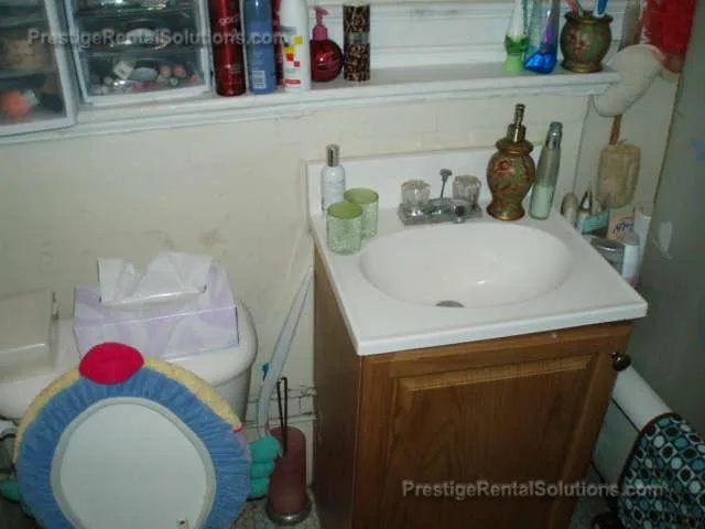 2 bed, 1 bath apartment for rent at 1185 Commonwealth Ave Unit 9, Allston — photo 2 of 34