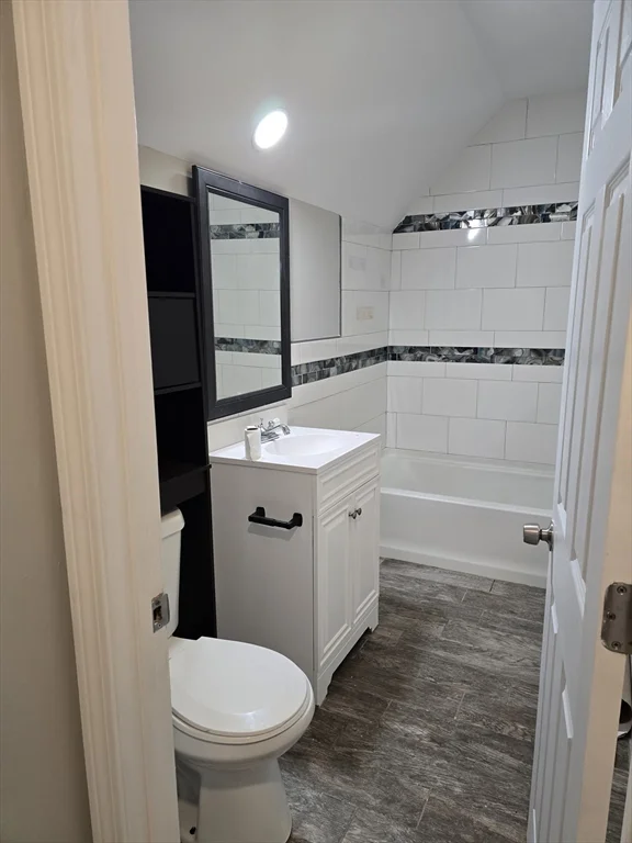 3 bed, 1 bath apartment for rent at 1185 Warren Ave Unit 3, Brockton — photo 7 of 9