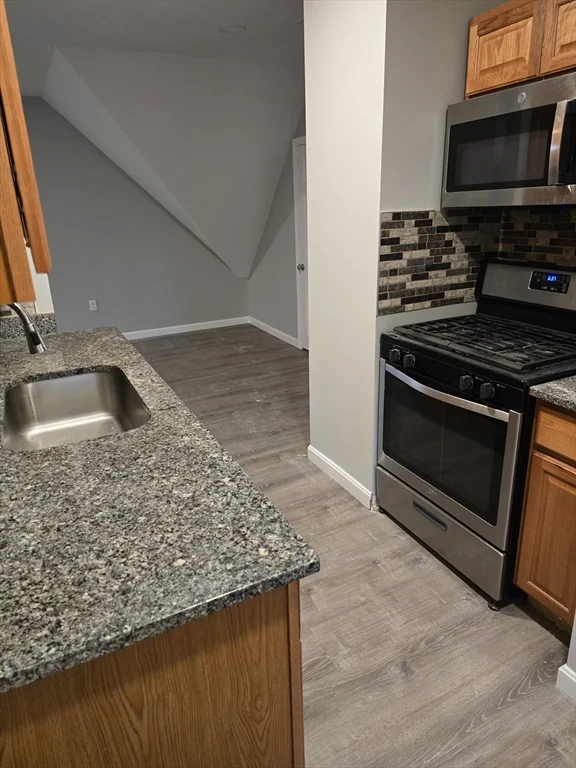 3 bed, 1 bath apartment for rent at 1185 Warren Ave Unit 3, Brockton — photo 4 of 9
