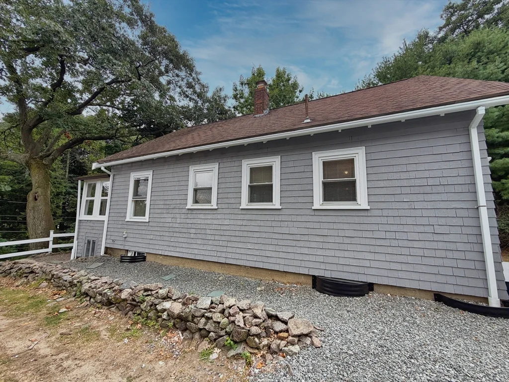 3 bed, 1 bath apartment for rent at 1186 Chestnut St Unit 1186, Newton Upper Falls
