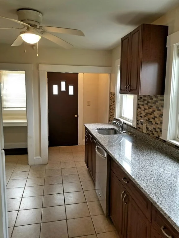 3 bed, 1 bath apartment for rent at 1186 Chestnut St Unit 1186, Newton Upper Falls — photo 3 of 21