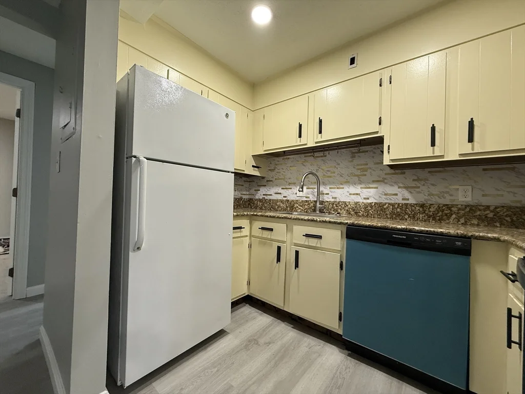 1 bed, 1 bath apartment for rent at 1186 Worcester Rd Unit 610, Framingham — photo 18 of 37
