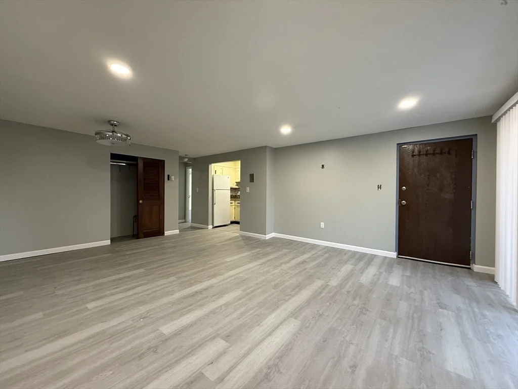 1 bed, 1 bath apartment for rent at 1186 Worcester Rd Unit 610, Framingham — photo 3 of 37
