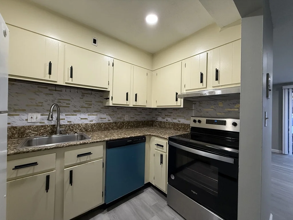 1 bed, 1 bath apartment for rent at 1186 Worcester Rd Unit 610, Framingham — photo 19 of 37