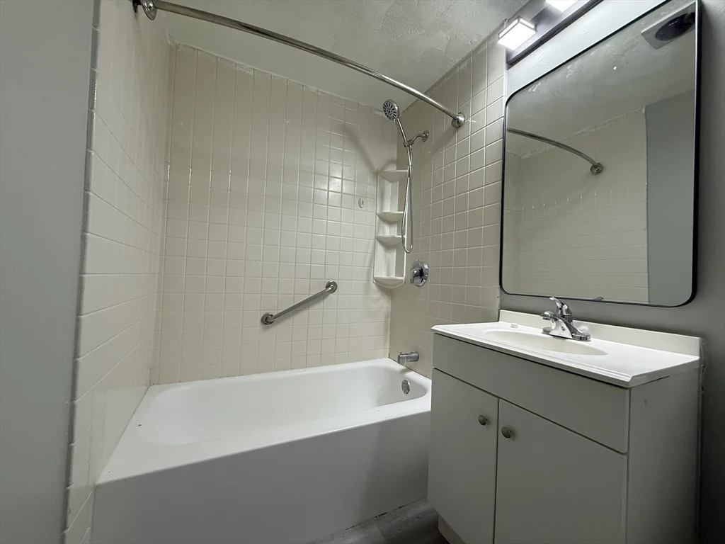 1 bed, 1 bath apartment for rent at 1186 Worcester Rd Unit 610, Framingham — photo 22 of 37