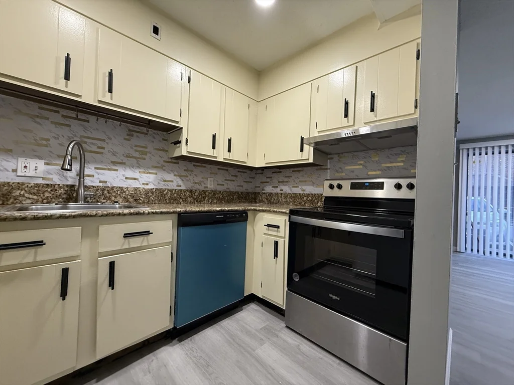 1 bed, 1 bath apartment for rent at 1186 Worcester Rd Unit 610, Framingham — photo 15 of 37