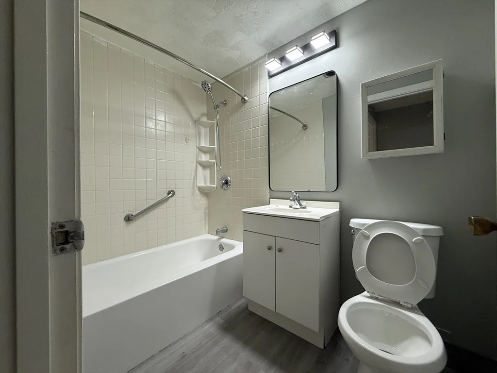 1 bed, 1 bath apartment for rent at 1186 Worcester Rd Unit 610, Framingham — photo 25 of 37