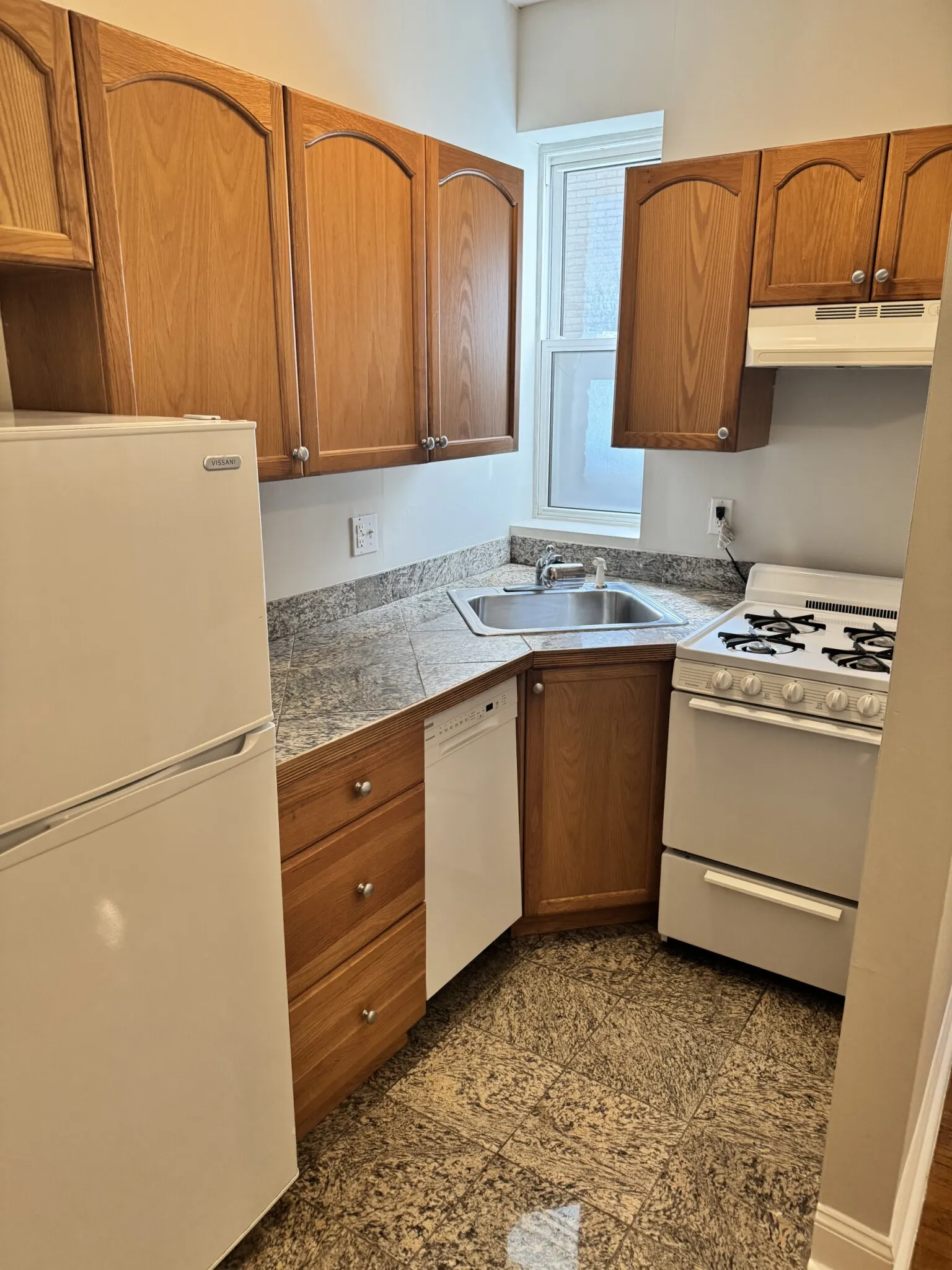 1 bed, 1 bath apartment for rent at 1189 Commonwealth Ave Unit 10, Allston — photo 3 of 26