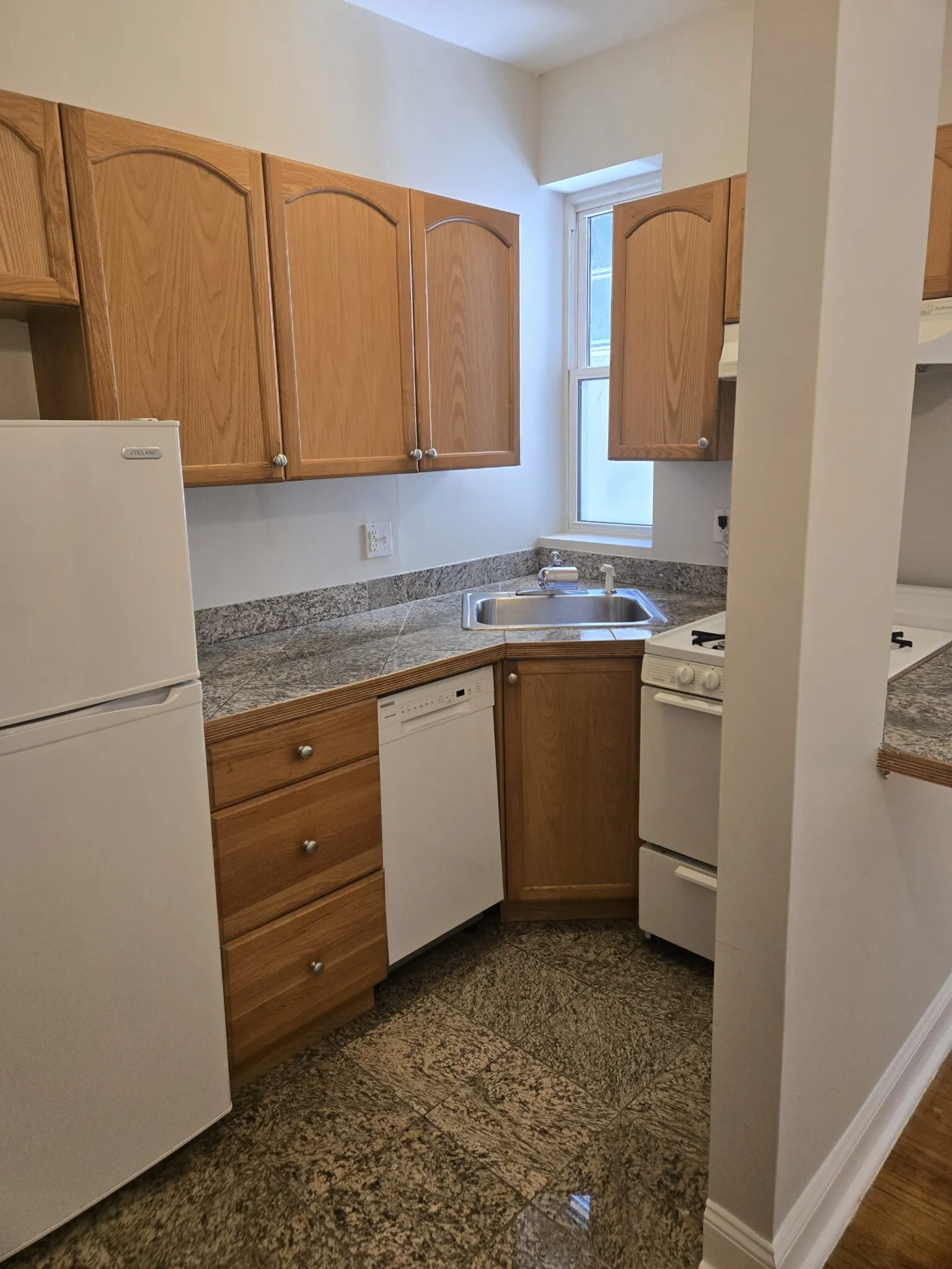 1 bed, 1 bath apartment for rent at 1189 Commonwealth Ave Unit 10, Allston — photo 11 of 26