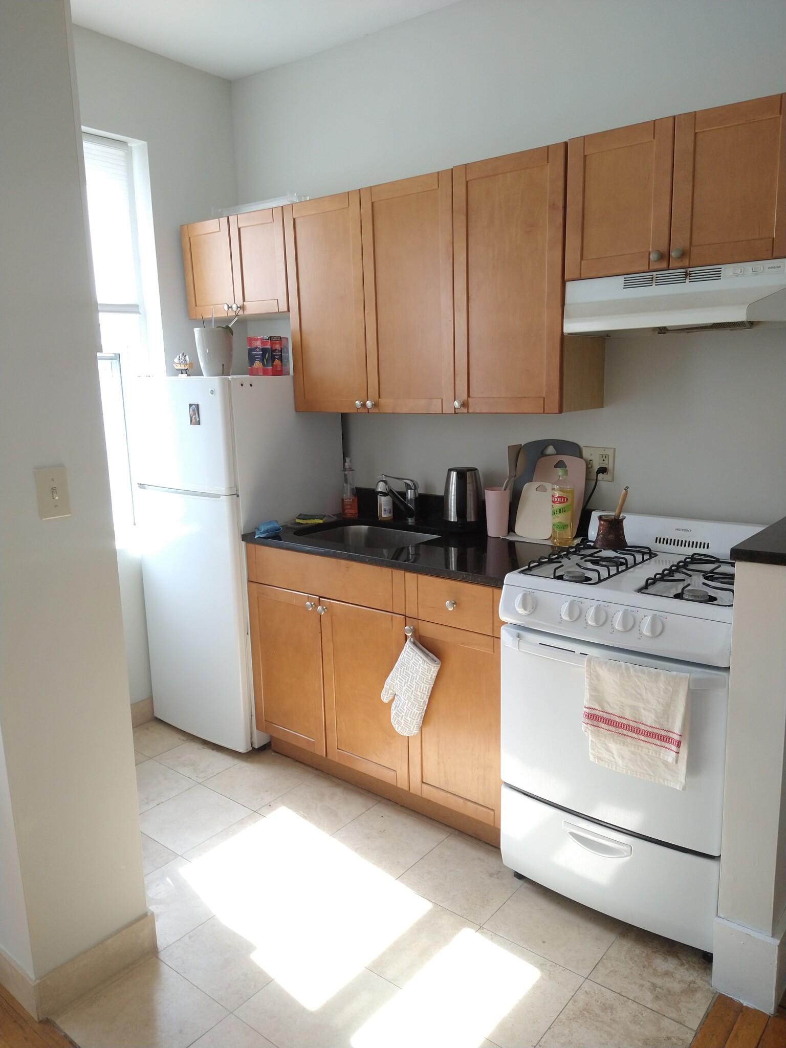 Studio bed, 1 bath apartment for rent at 1189 Commonwealth Ave Unit 12, Allston — photo 11 of 21