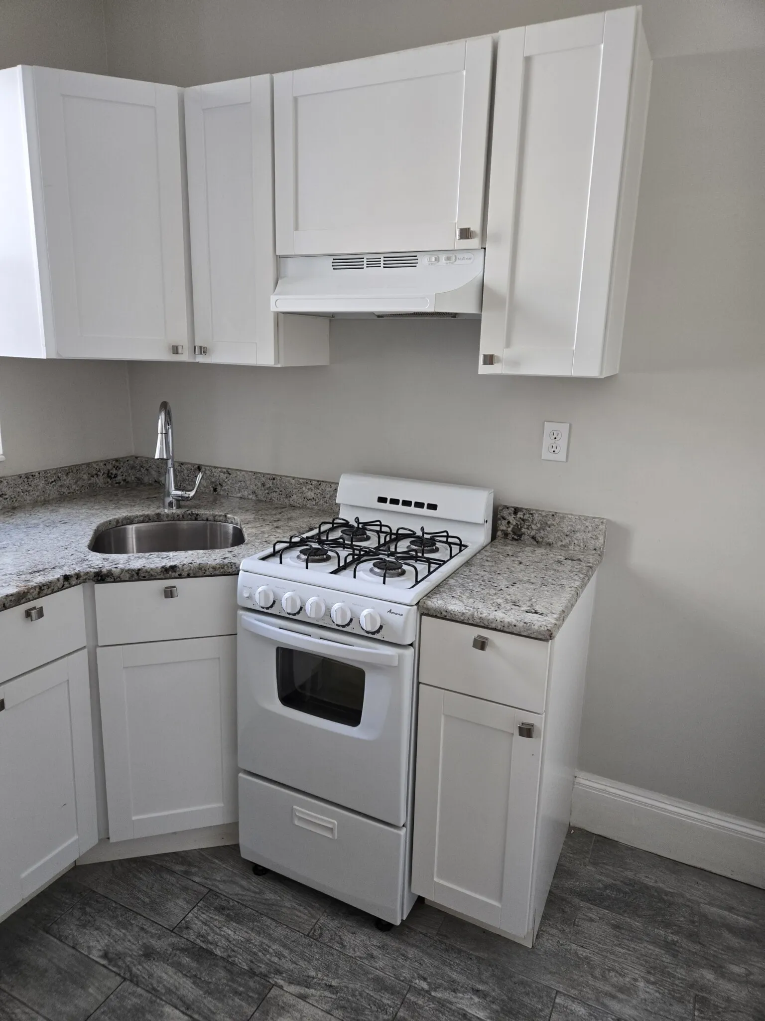 2 bed, 1 bath apartment for rent at 1189 Commonwealth Ave Unit 14, Allston — photo 2 of 12