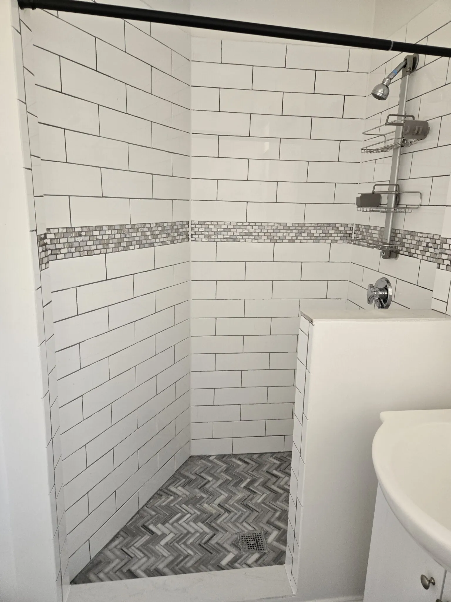 2 bed, 1 bath apartment for rent at 1189 Commonwealth Ave Unit 14, Allston — photo 7 of 12