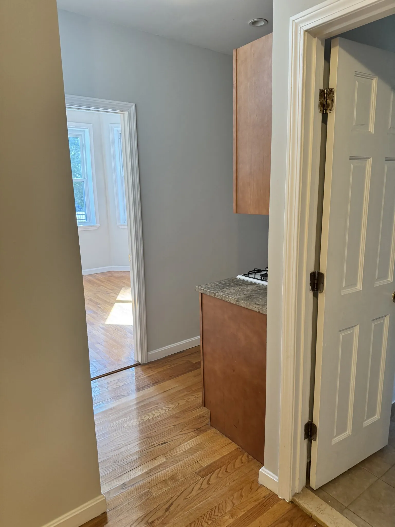 3 bed, 1 bath apartment for rent at 1189 Commonwealth Ave Unit 2, Allston — photo 6 of 34