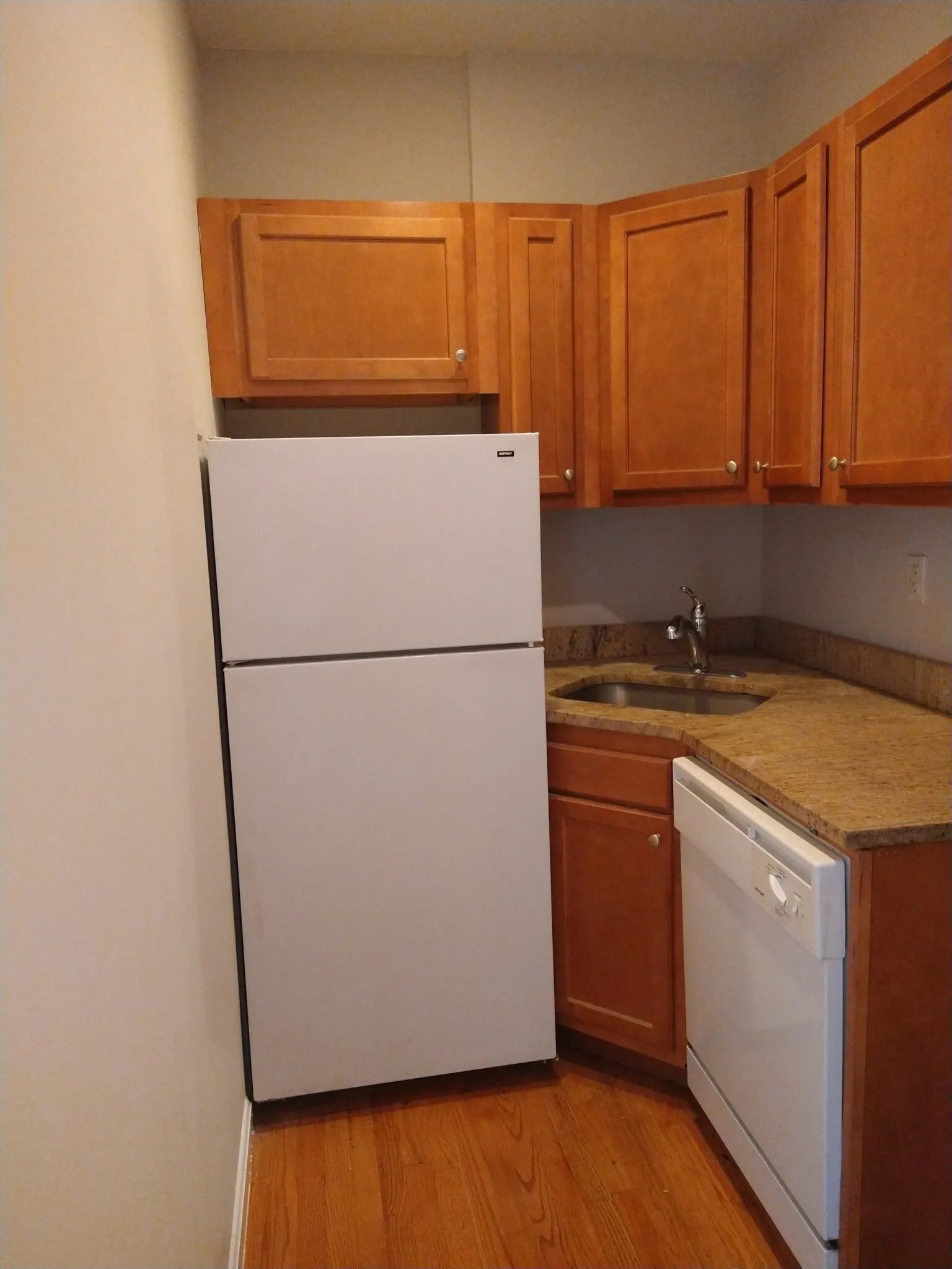 3 bed, 1 bath apartment for rent at 1189 Commonwealth Ave Unit 2, Allston — photo 24 of 34