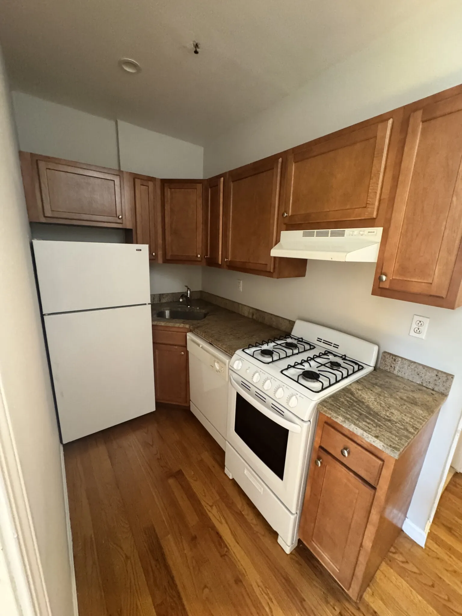 3 bed, 1 bath apartment for rent at 1189 Commonwealth Ave Unit 2, Allston — photo 1 of 34