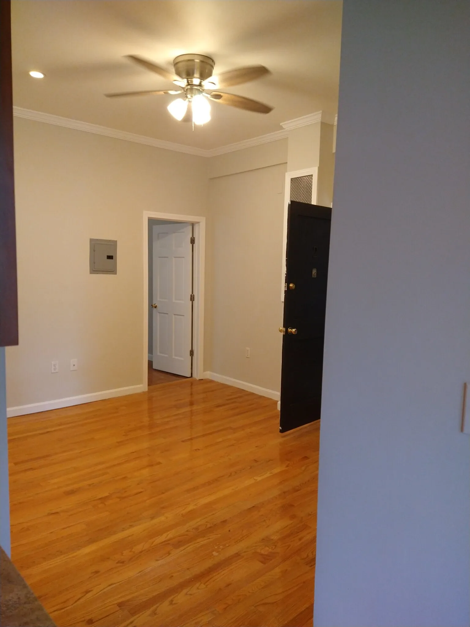 3 bed, 1 bath apartment for rent at 1189 Commonwealth Ave Unit 2, Allston — photo 22 of 34