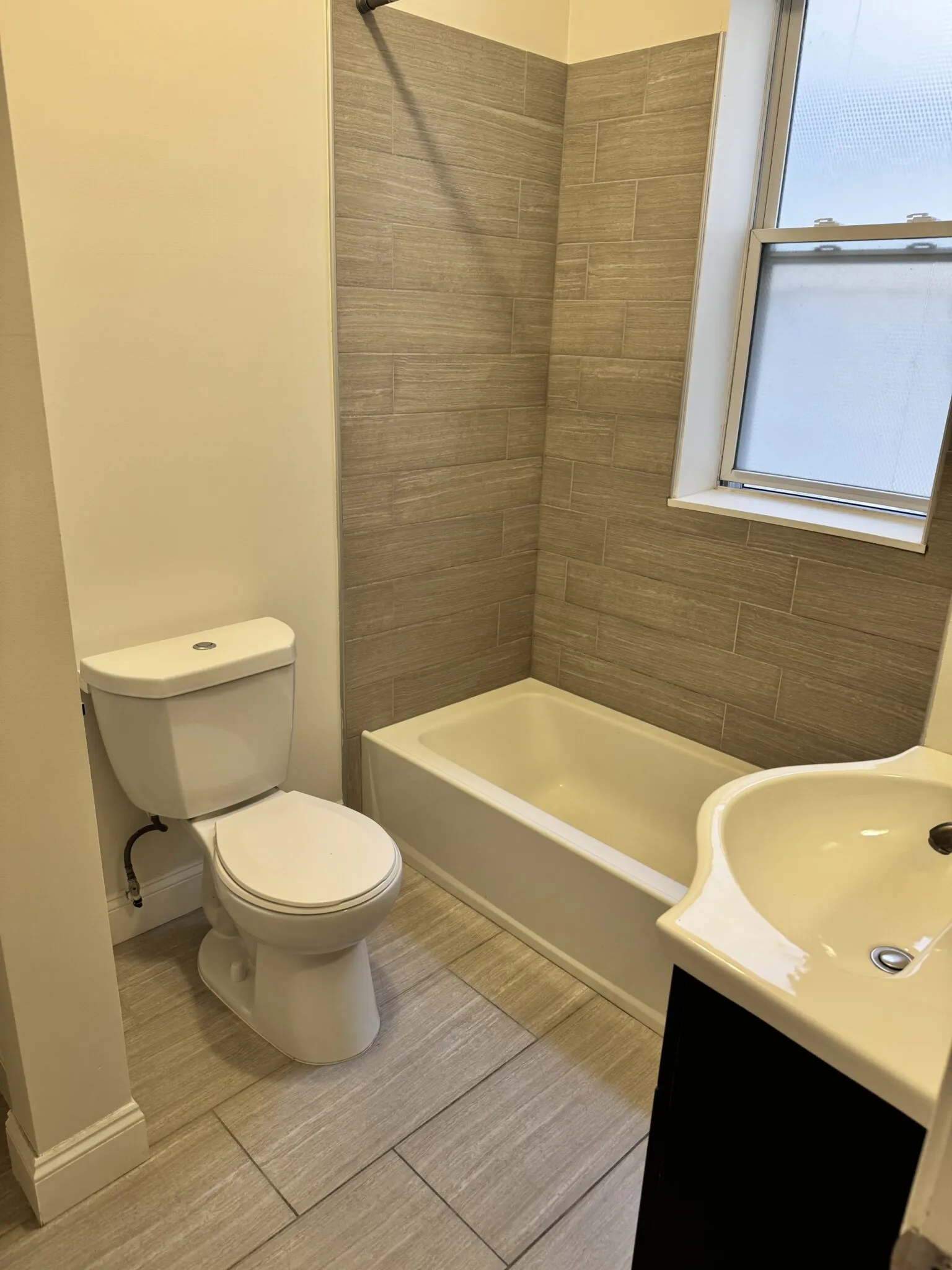 2 bed, 1 bath apartment for rent at 1189 Commonwealth Ave Unit 3, Allston — photo 7 of 39