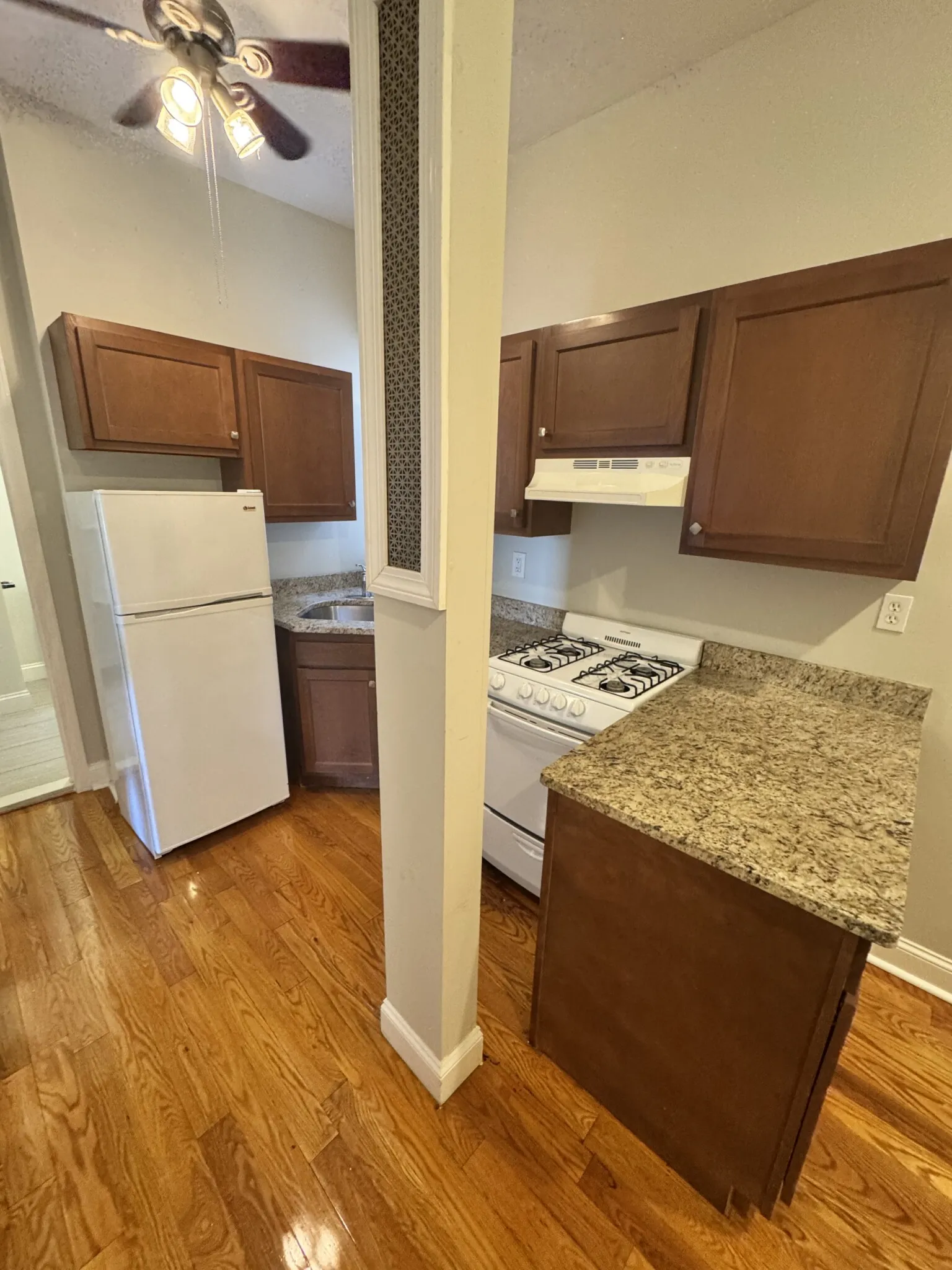 2 bed, 1 bath apartment for rent at 1189 Commonwealth Ave Unit 3, Allston — photo 3 of 39