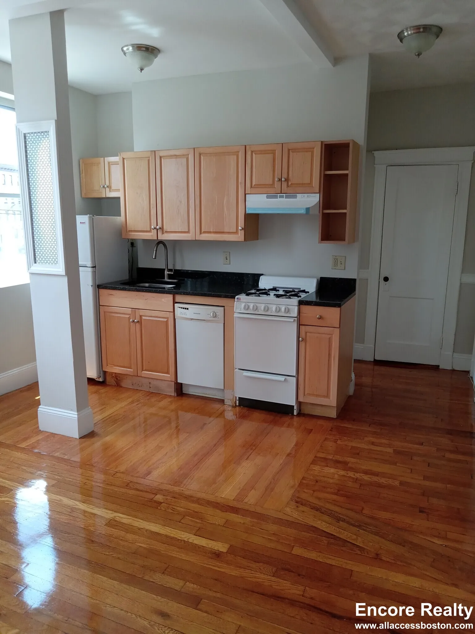 Studio bed, 1 bath apartment for rent at 1189 Commonwealth Ave Unit 6, Allston — photo 1 of 10