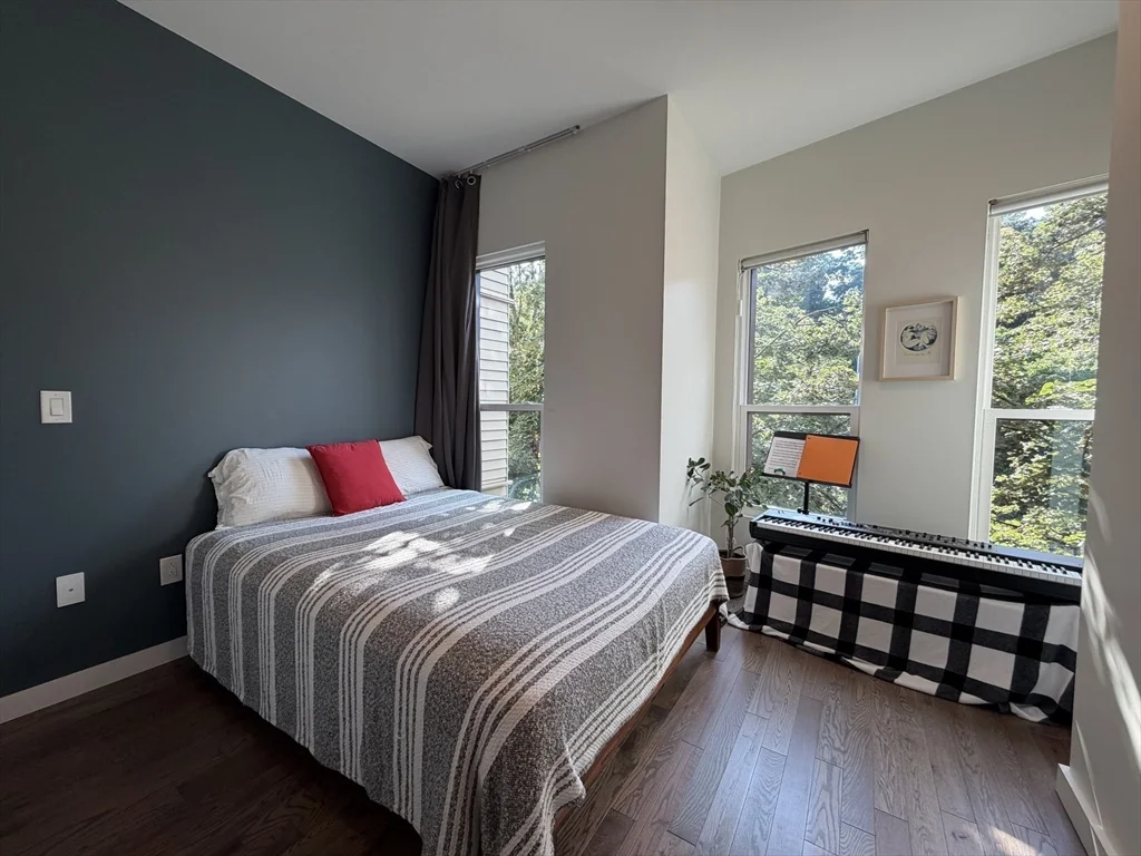 2 bed, 1 bath apartment for rent at 119-141 Hyde Park Ave Unit 131B, Jamaica Plain — photo 12 of 18