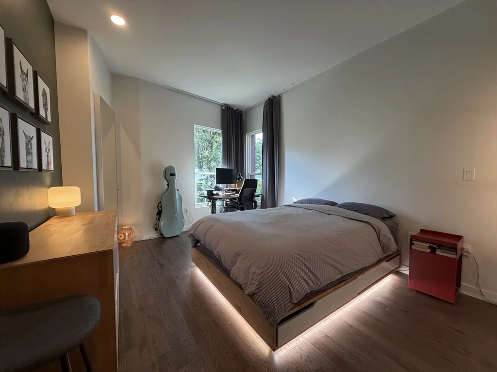 2 bed, 1 bath apartment for rent at 119-141 Hyde Park Ave Unit 131B, Jamaica Plain — photo 7 of 18