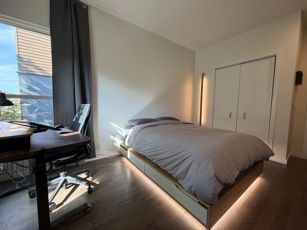 2 bed, 1 bath apartment for rent at 119-141 Hyde Park Ave Unit 131B, Jamaica Plain — photo 9 of 18