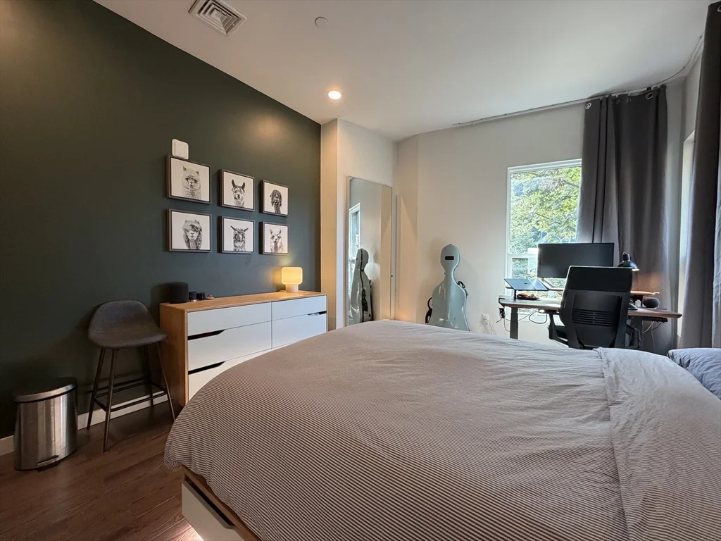 2 bed, 1 bath apartment for rent at 119-141 Hyde Park Ave Unit 131B, Jamaica Plain — photo 8 of 18