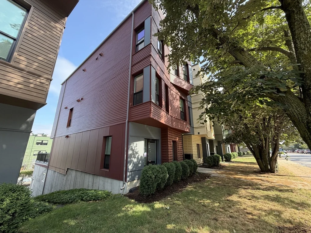 2 bed, 1 bath apartment for rent at 119-141 Hyde Park Ave Unit 131B, Jamaica Plain — photo 18 of 18