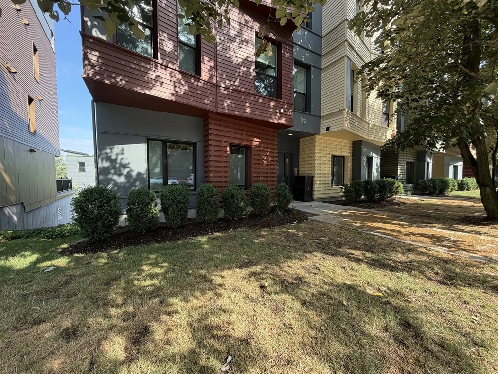 2 bed, 1 bath apartment for rent at 119-141 Hyde Park Ave Unit 131B, Jamaica Plain — photo 17 of 18