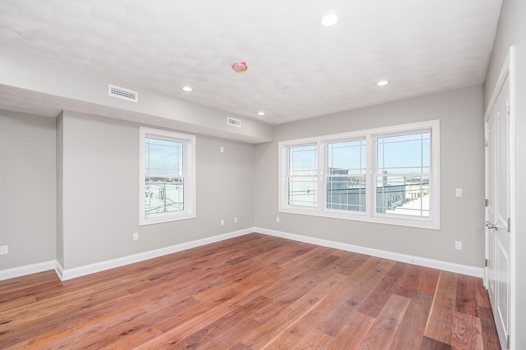 2 bed, 1 bath apartment for rent at 119 Addison Unit 1, East Boston — photo 3 of 14